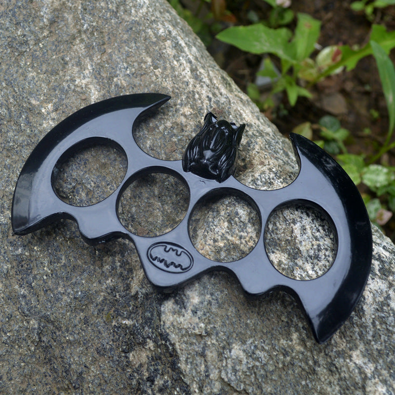 Big Bat Fist Buckle Metal Brass Knuckle Duster Four Finger Tiger Outdoor Camping Safety Defense Pocket EDC Tool