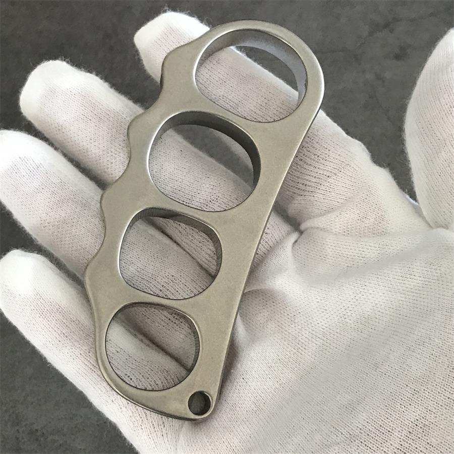Medium Solid Titanium Pea Knuckle Duster