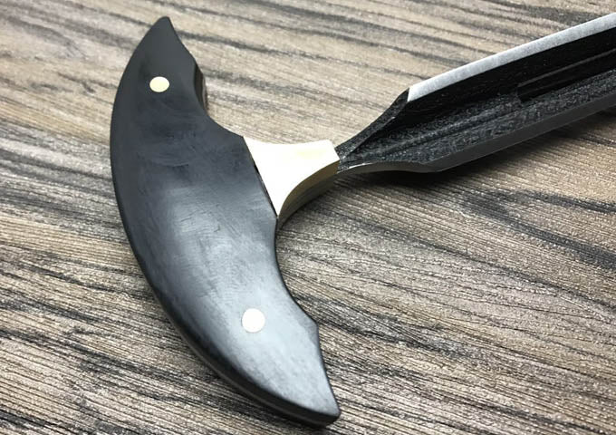 Triangular hand stiletto