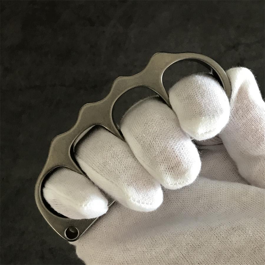 Medium Solid Titanium Pea Knuckle Duster