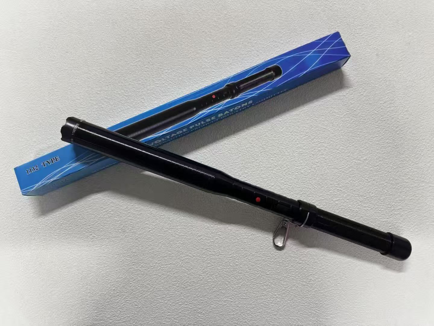 Wolf Fang Bat 1138 [Celebration] Portable hook, high-intensity light,Heavy stun gun!