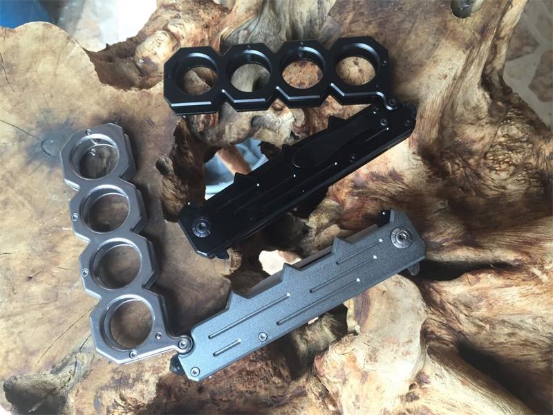 Knuckle guard quick-opening folding knife