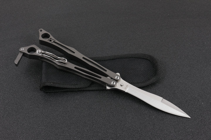 Legless butterfly knife with straight blade